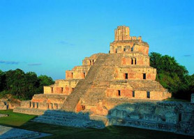 campeche mayan site edzna